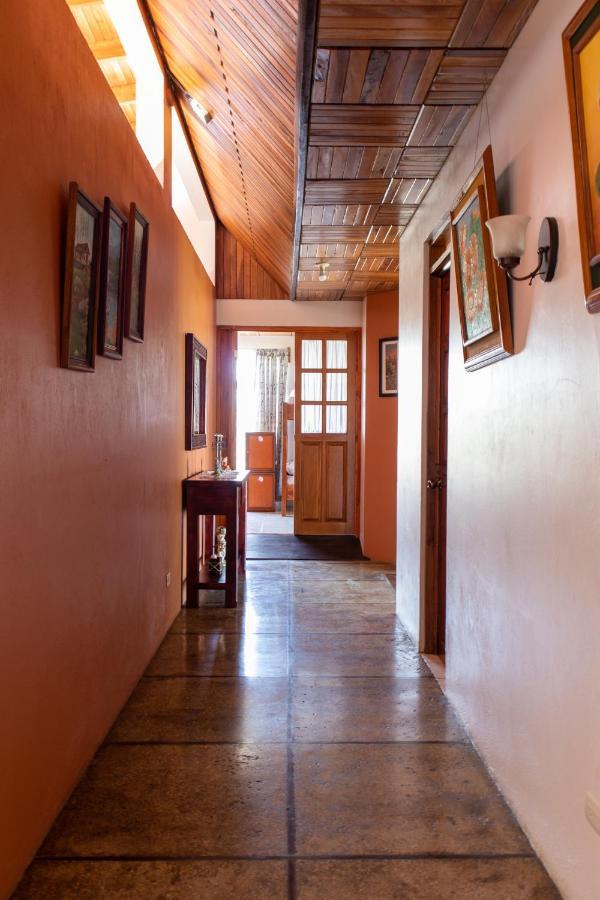 Hostel Bouganvilia Bed And Breakfast San Ramón Dış mekan fotoğraf