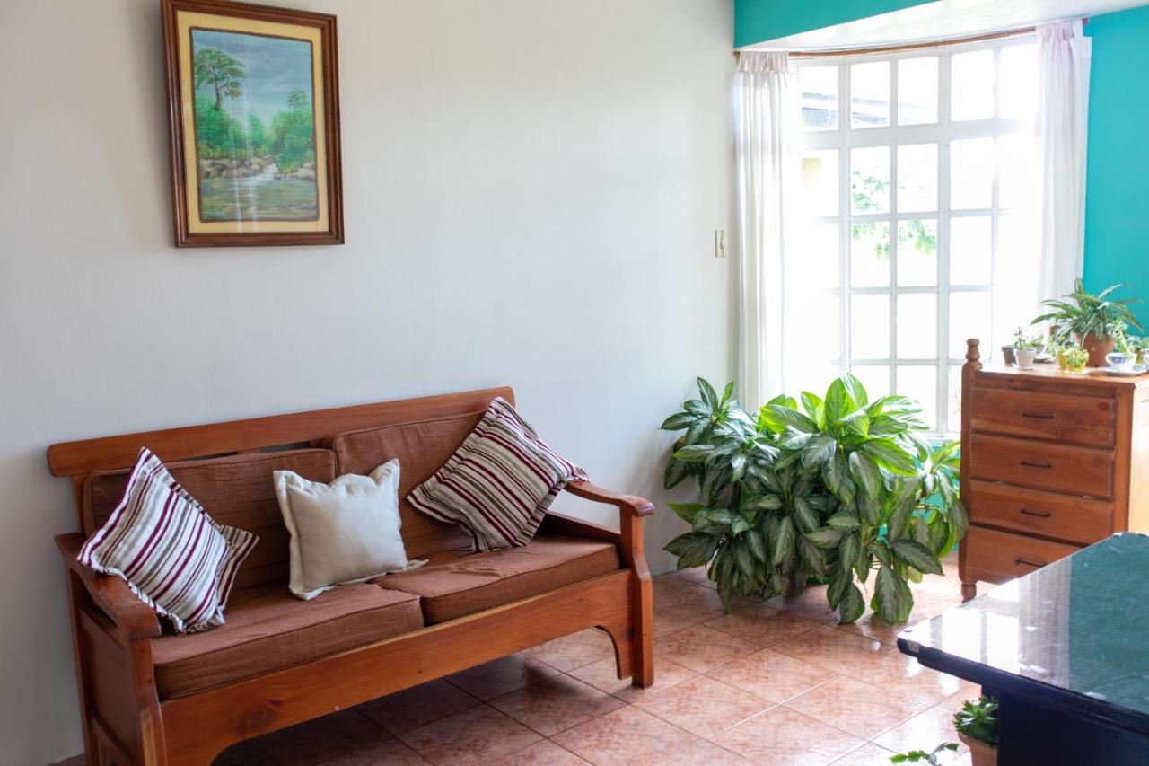 Hostel Bouganvilia Bed And Breakfast San Ramón Dış mekan fotoğraf